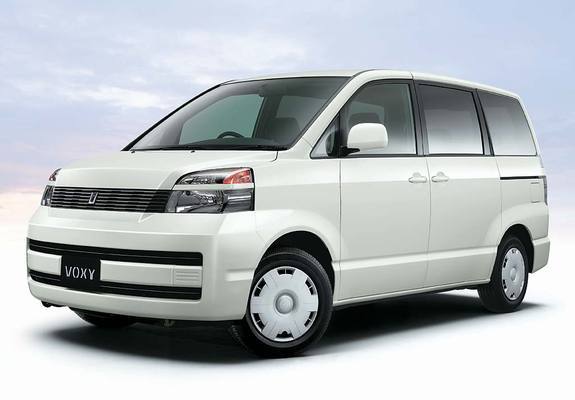 Pictures of Toyota Voxy 2001–07