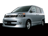 Toyota Voxy 2001–07 images