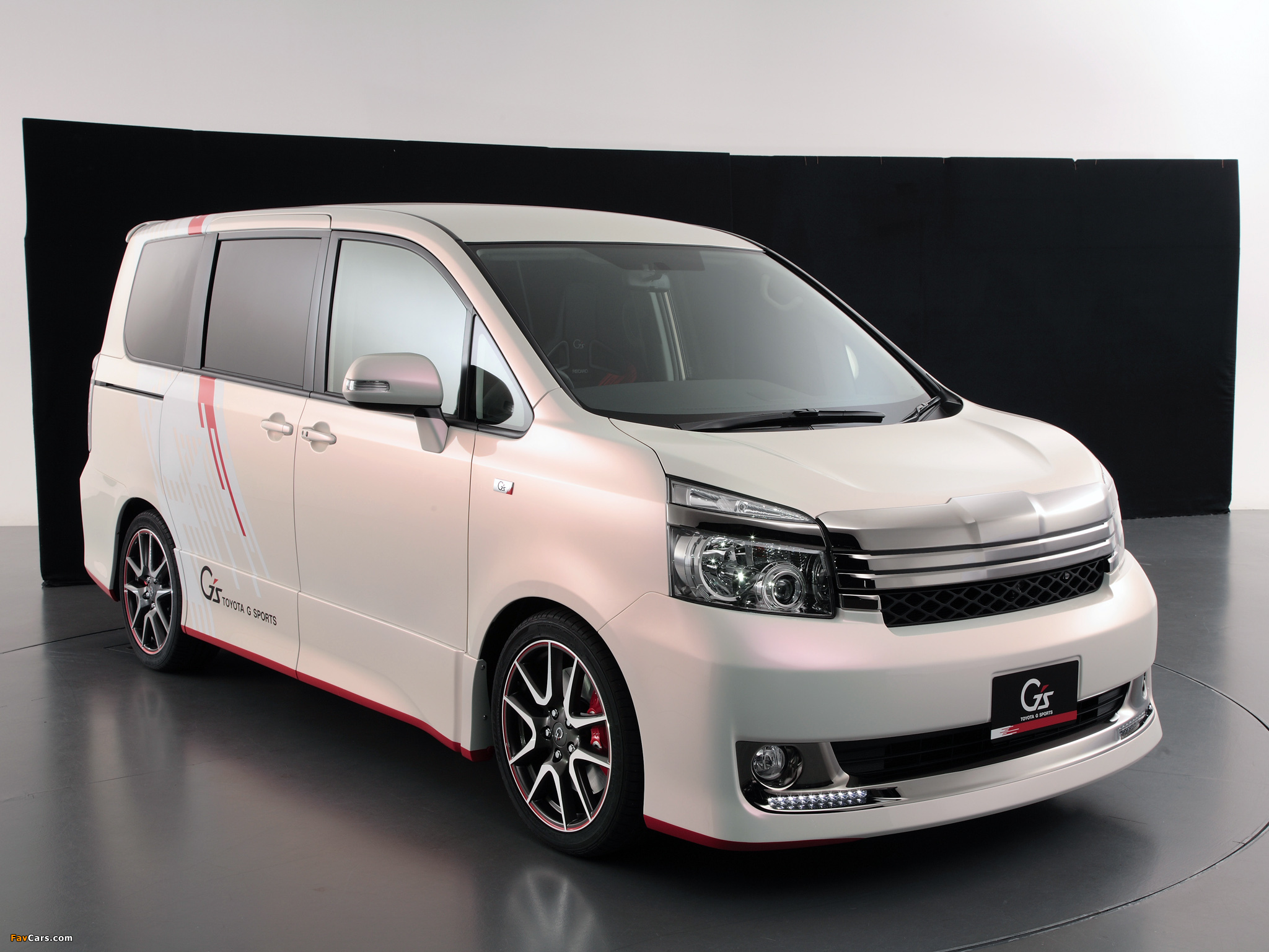 Toyota Voxy G Sports Concept 2010 images (2048 x 1536)