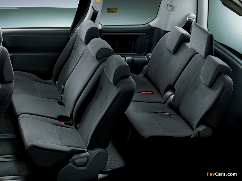 Toyota Voxy 2010 wallpapers (800 x 600)