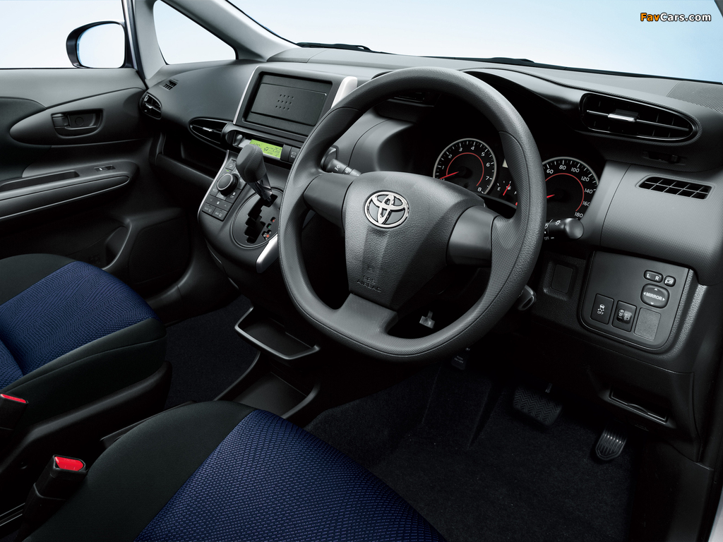 Images of Toyota Wish 1.8 X 2012 (1024 x 768)