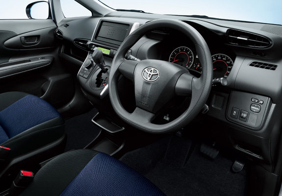 Images of Toyota Wish 1.8 X 2012