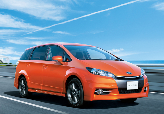 Pictures of Toyota Wish 2.0Z 2012