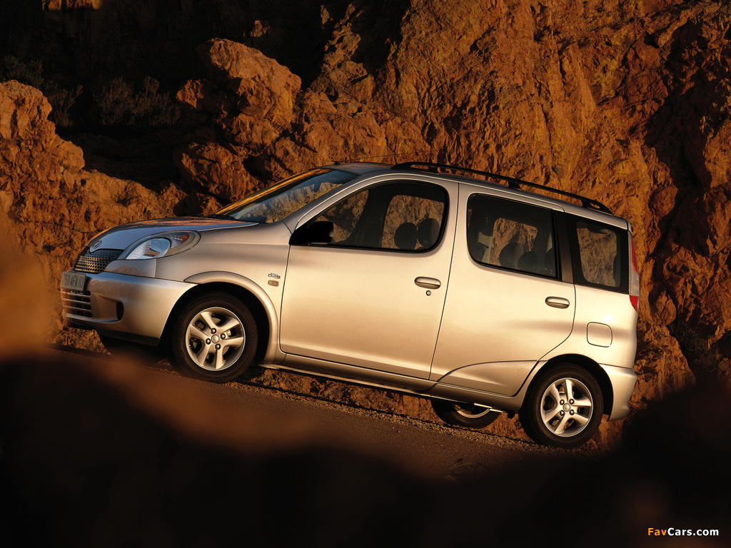 Photos of Toyota Yaris Verso 1999–2003 (1024 x 768)