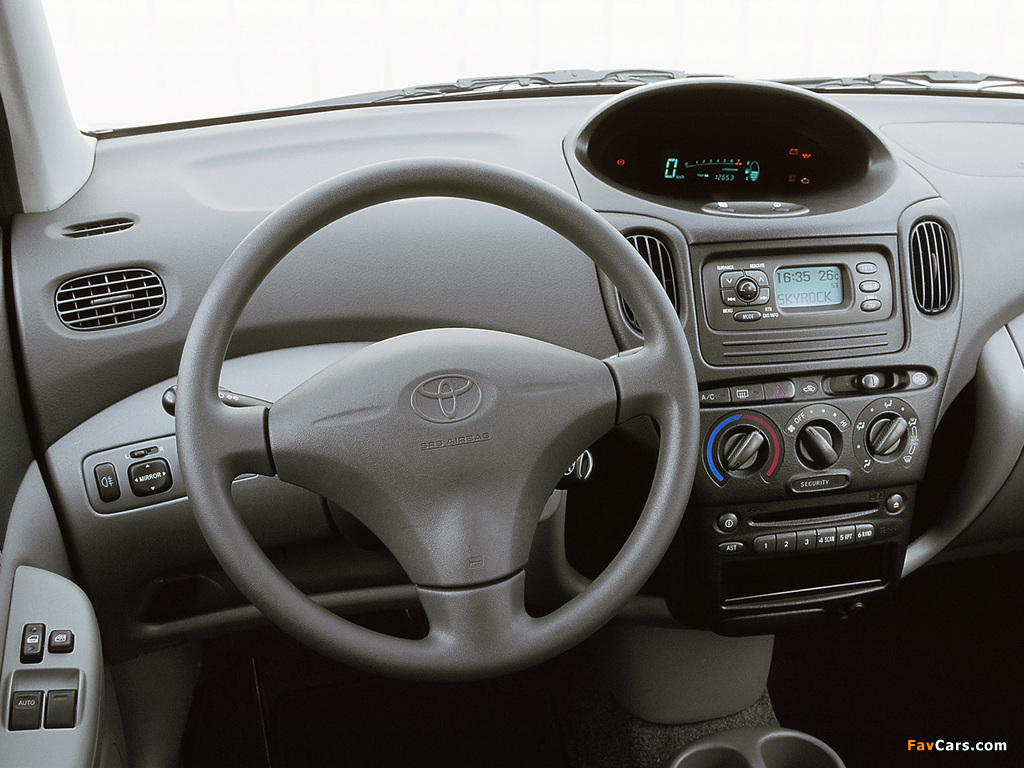 Pictures of Toyota Yaris Verso 1999–2003 (1024 x 768)
