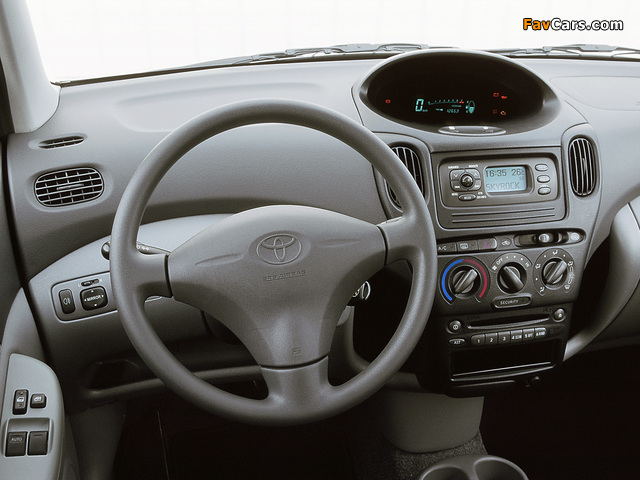 Pictures of Toyota Yaris Verso 1999–2003 (640 x 480)