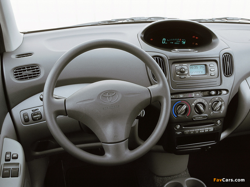 Pictures of Toyota Yaris Verso 1999–2003 (800 x 600)