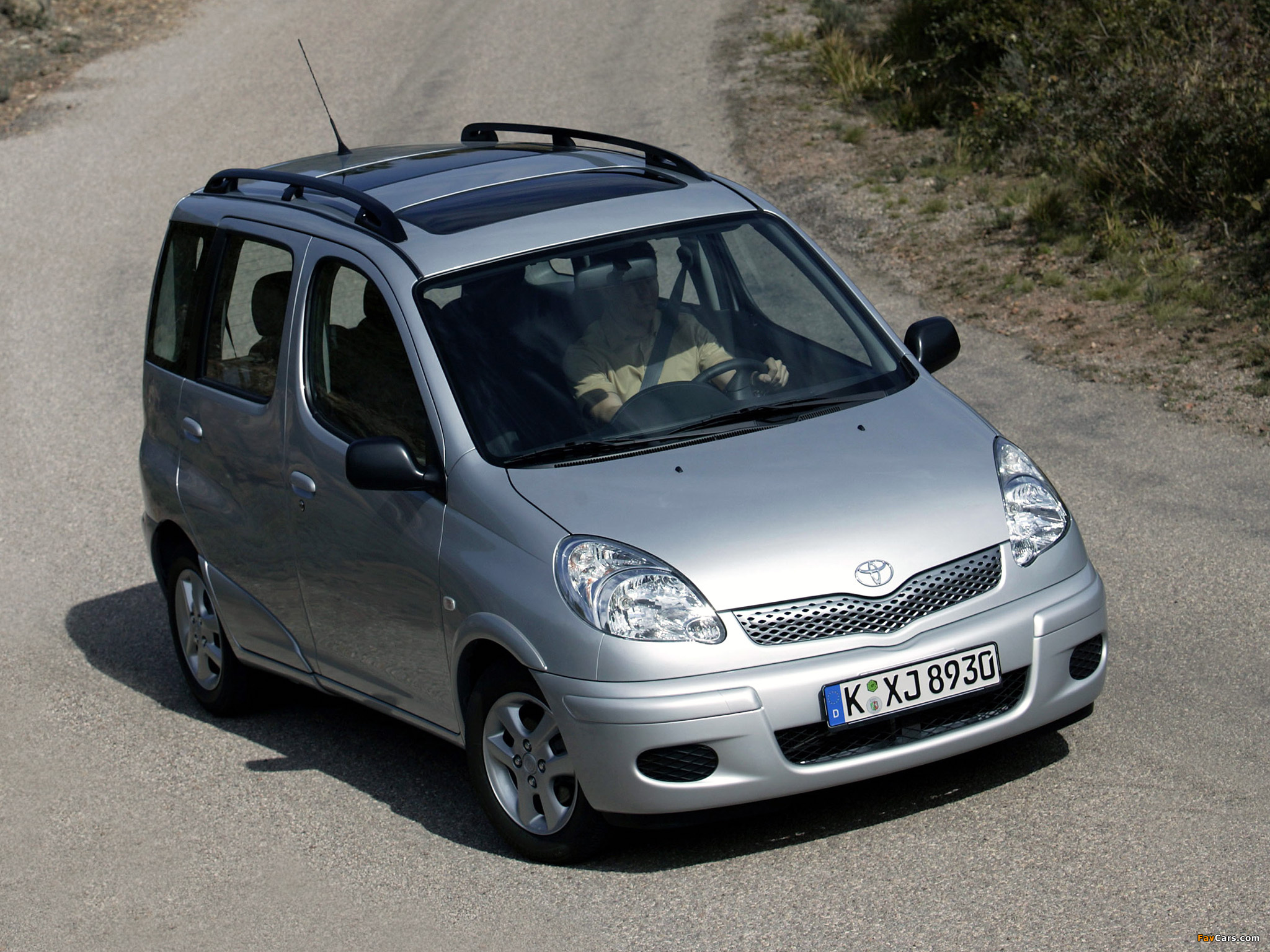Pictures of Toyota Yaris Verso 2003–06 (2048 x 1536)