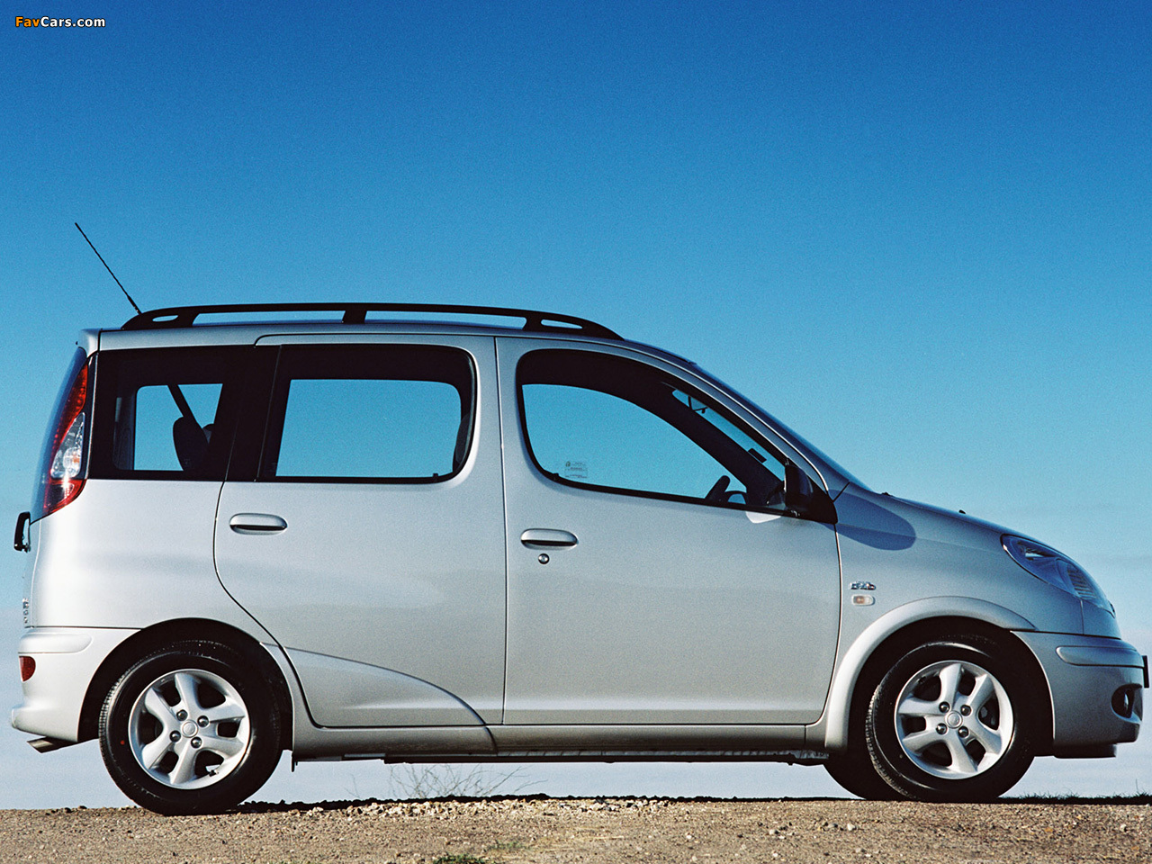 Pictures of Toyota Yaris Verso UK-spec 2003–06 (1280 x 960)