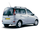 Toyota Yaris Verso 2003–06 photos