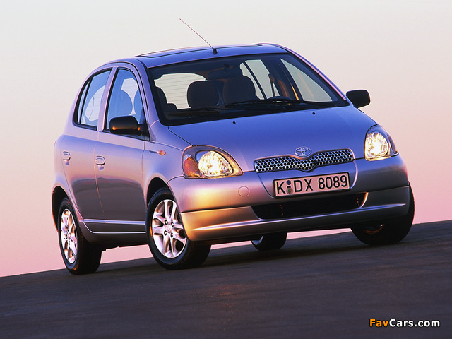 Images of Toyota Yaris 5-door 1999–2003 (640 x 480)