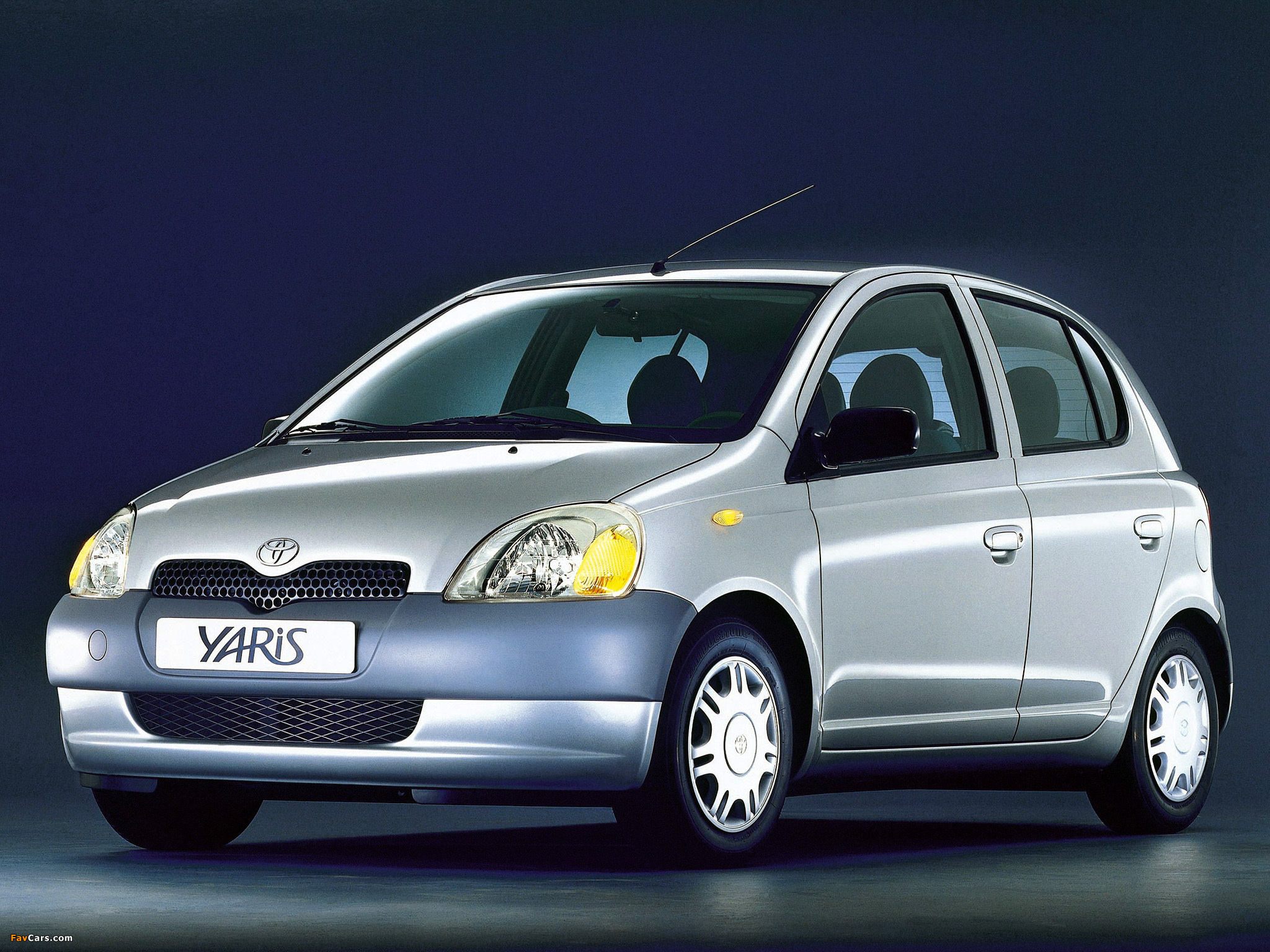 Images of Toyota Yaris 5-door 1999–2003 (2048 x 1536)