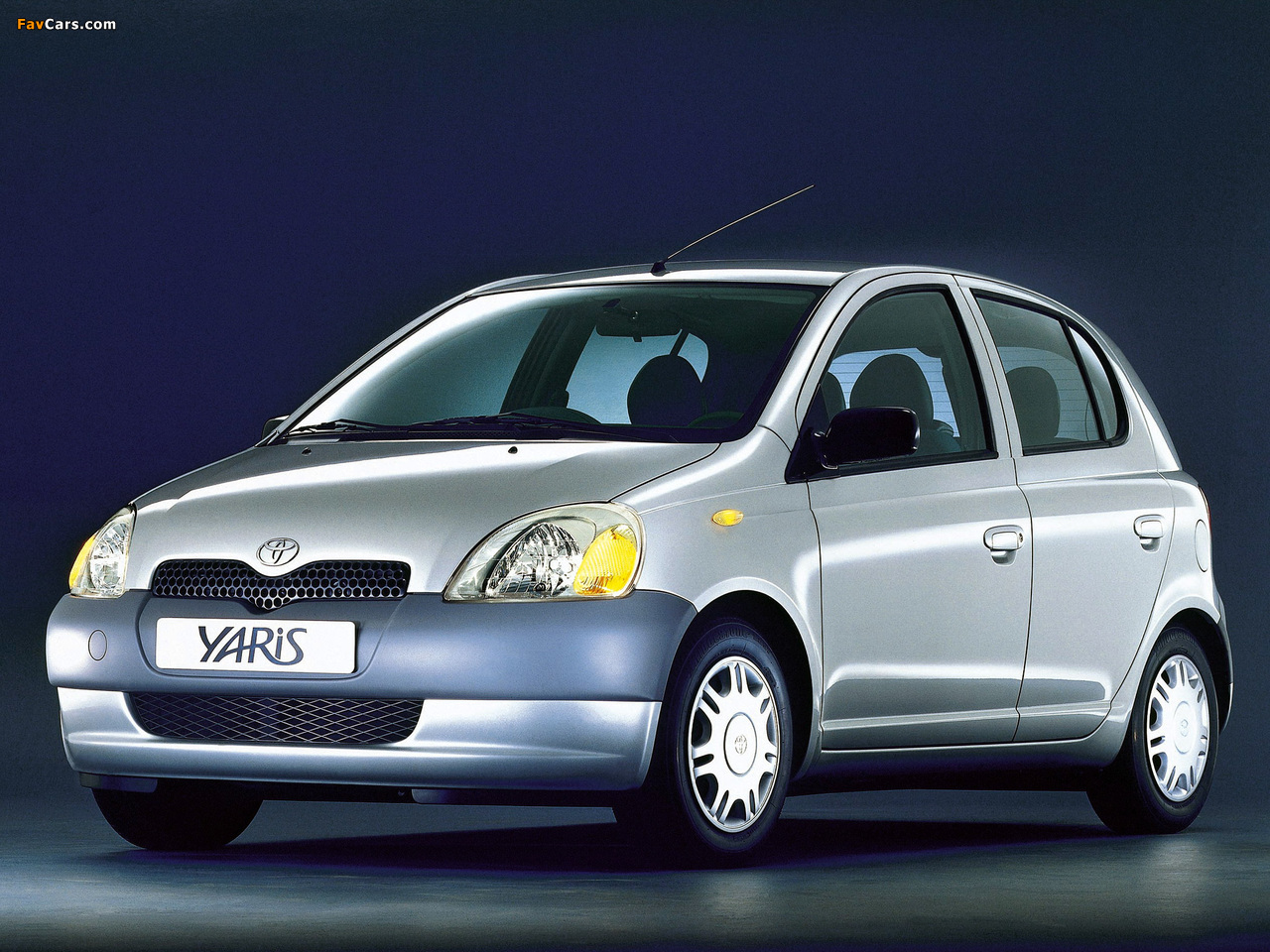 Images of Toyota Yaris 5-door 1999–2003 (1280 x 960)