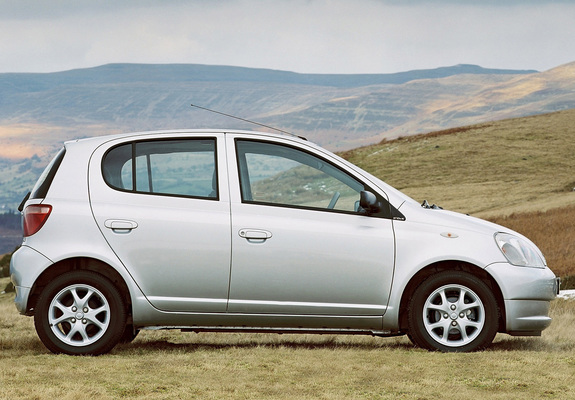 Images of Toyota Yaris 5-door UK-spec 1999–2003