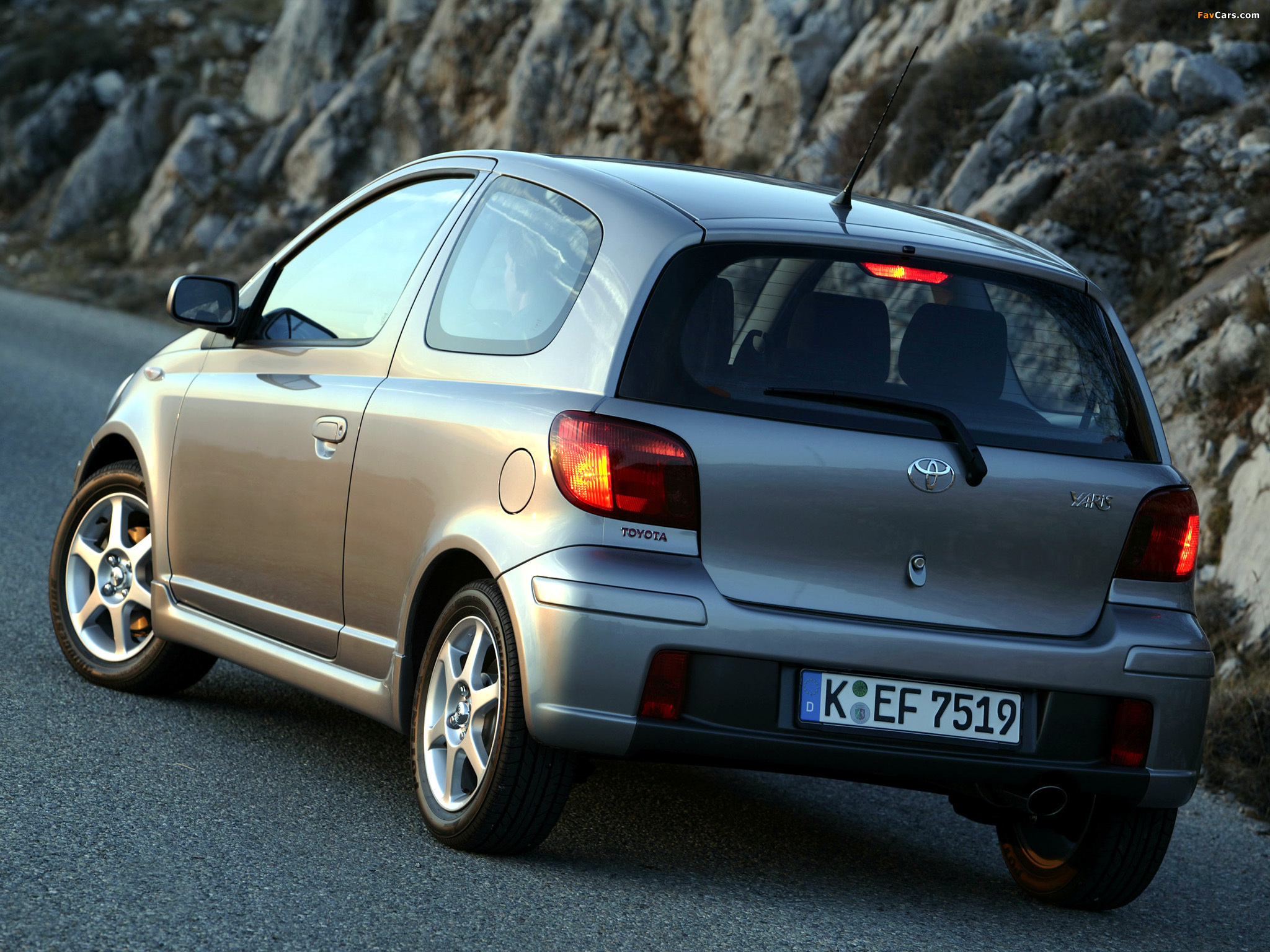Images of Toyota Yaris T-Sport 2003–05 (2048 x 1536)
