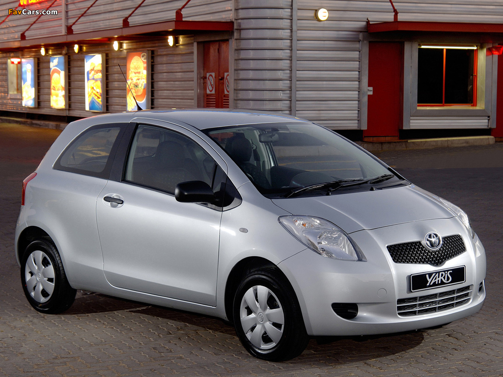 Images of Toyota Yaris T1 3-door ZA-spec 2005–09 (1024 x 768)