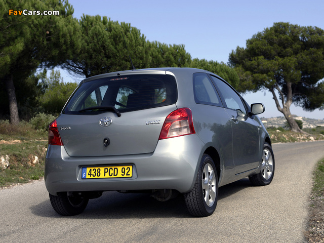 Images of Toyota Yaris 3-door 2005–09 (640 x 480)