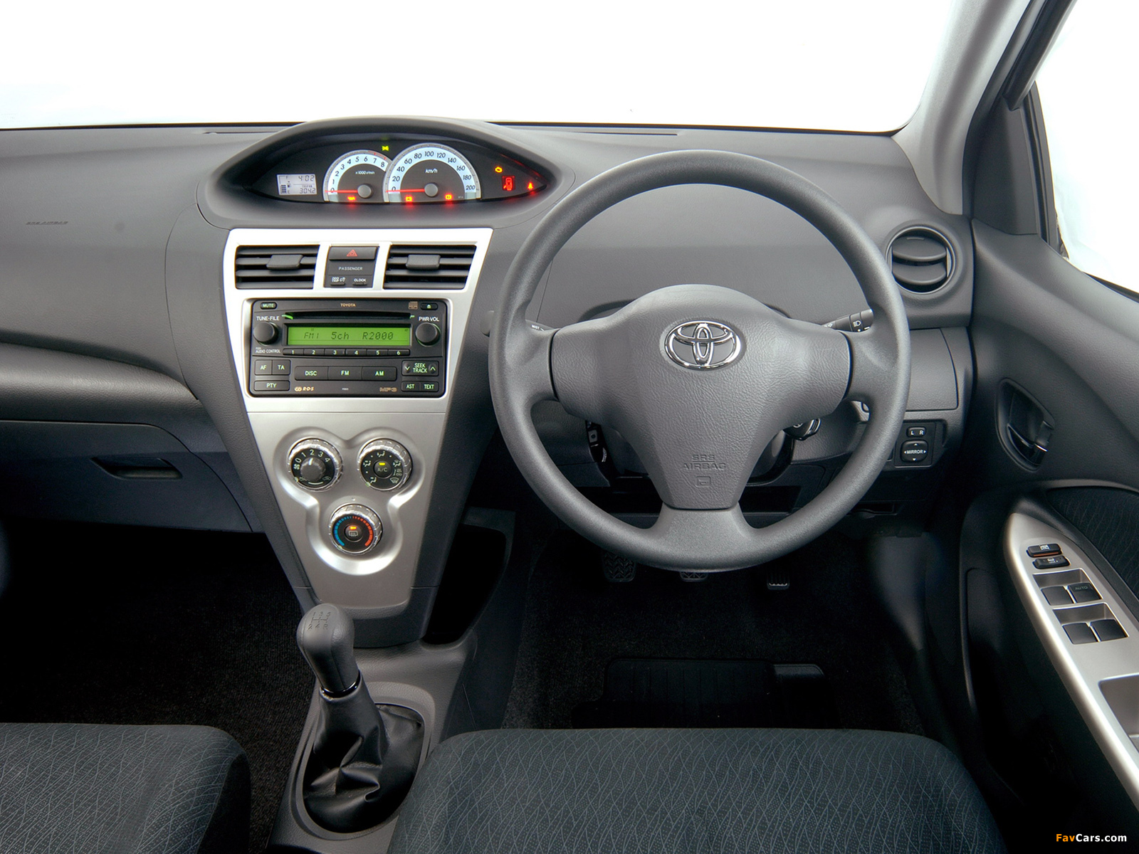 Images of Toyota Yaris Sedan ZA-spec 2006 (1600 x 1200)