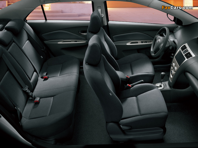 Images of Toyota Yaris YRX Sedan 2006 (640 x 480)