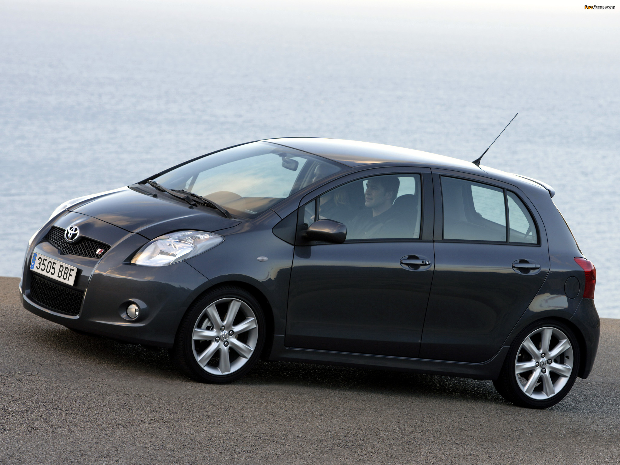 Images of Toyota Yaris T-Sport 5-door 2007–09 (2048 x 1536)