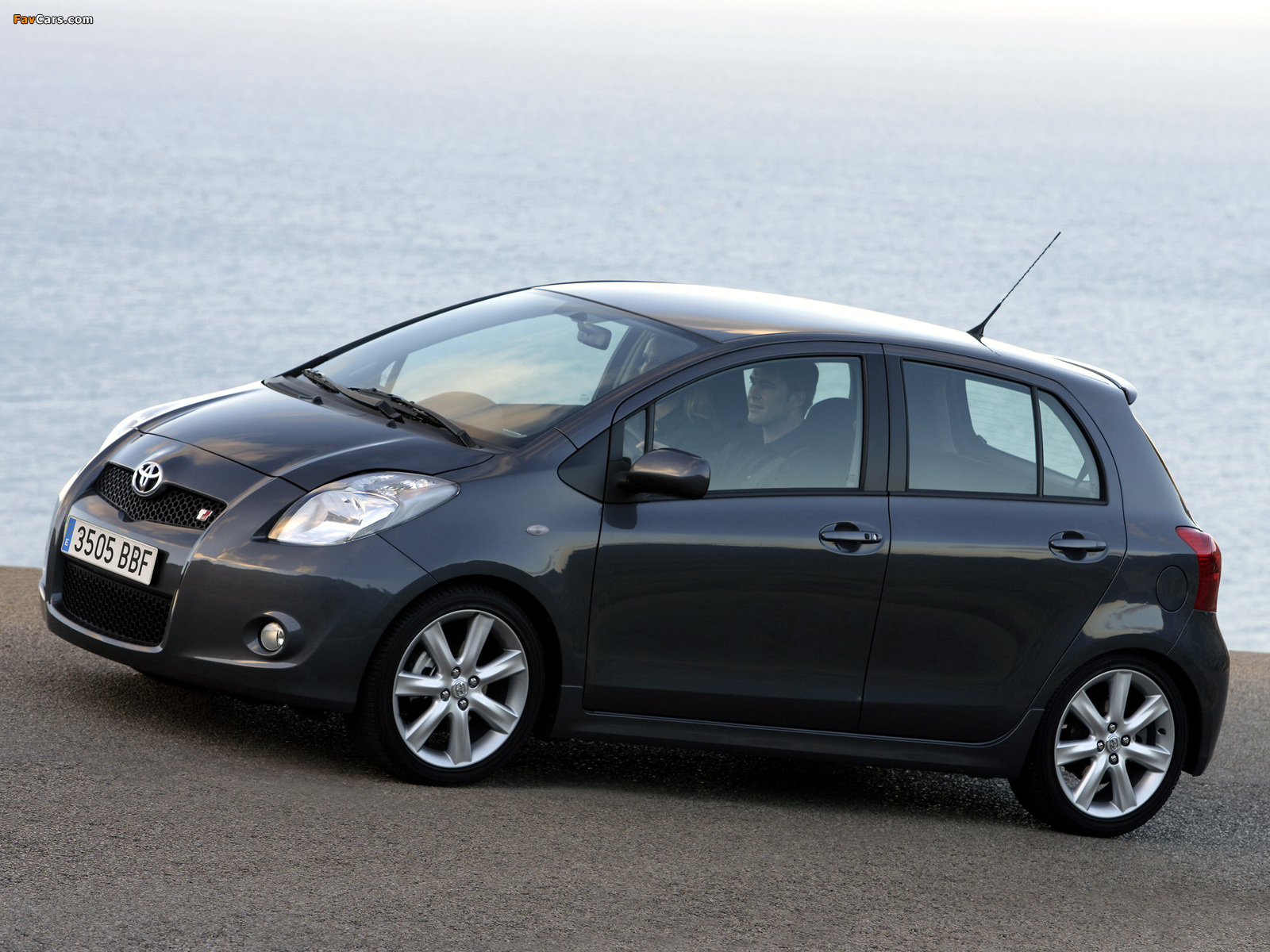 Images of Toyota Yaris T-Sport 5-door 2007–09 (1600 x 1200)