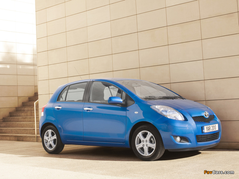 Images of Toyota Yaris 5-door 2009–11 (800 x 600)