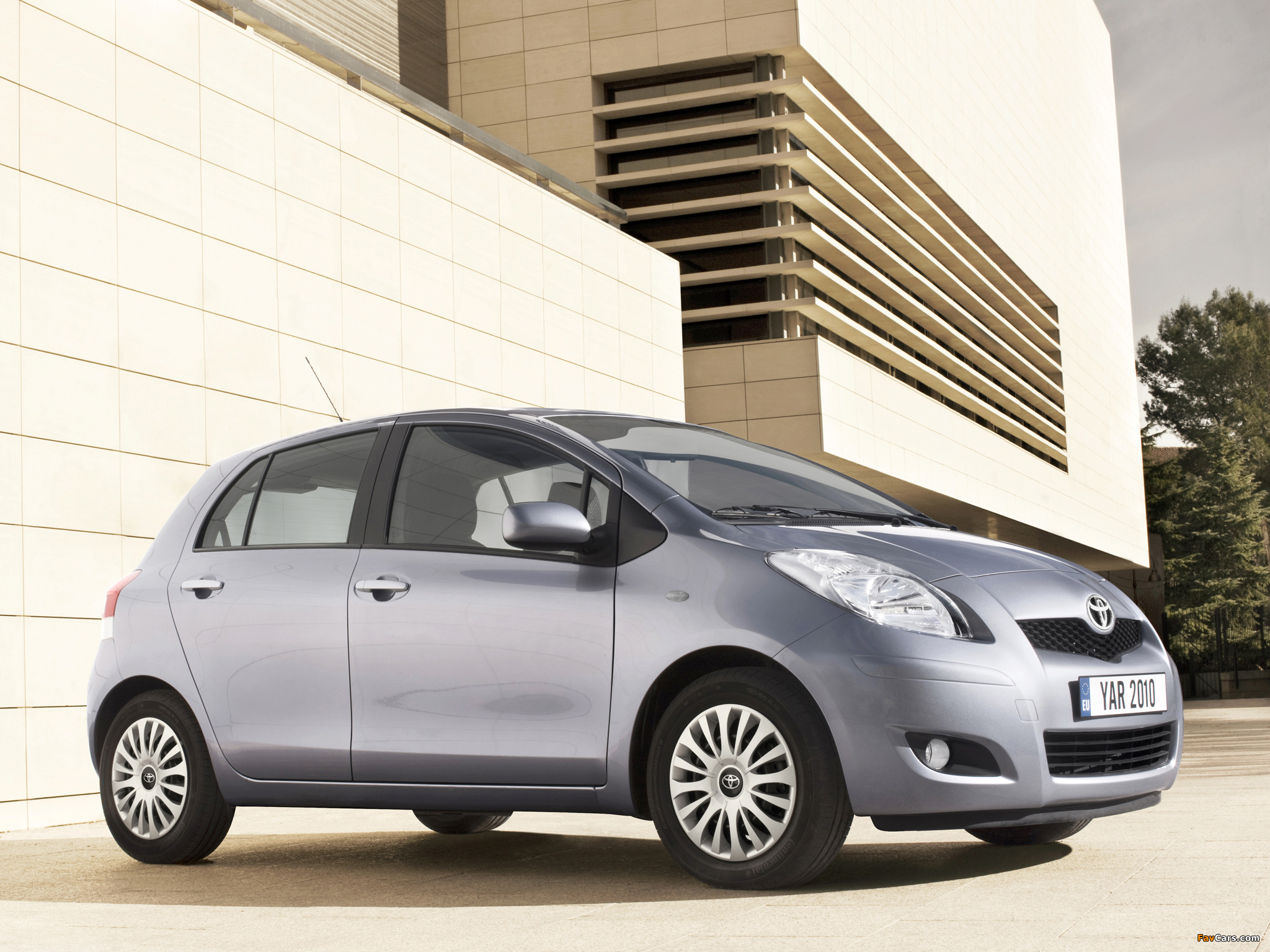 Images of Toyota Yaris 5-door 2009–11 (2048 x 1536)