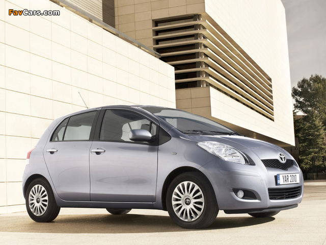 Images of Toyota Yaris 5-door 2009–11 (640 x 480)