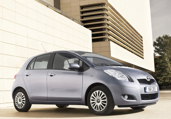 Images of Toyota Yaris 5-door 2009–11