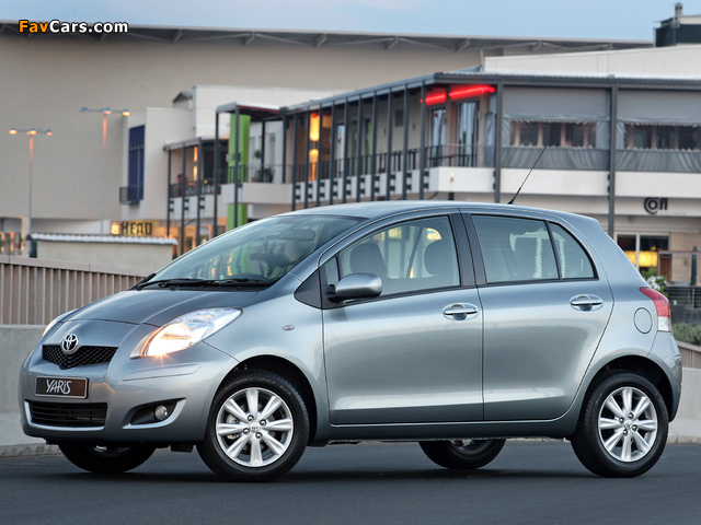 Images of Toyota Yaris 5-door ZA-spec 2009–11 (640 x 480)