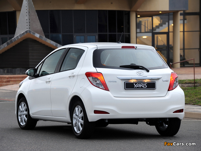 Images of Toyota Yaris 5-door ZA-spec 2011 (640 x 480)