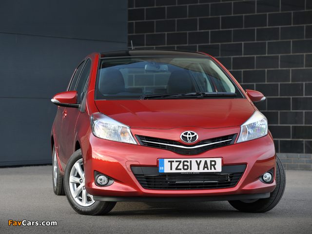 Images of Toyota Yaris T Spirit 5-door UK-spec 2011 (640 x 480)