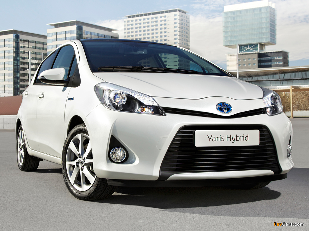Images of Toyota Yaris Hybrid 2012 (1024 x 768)