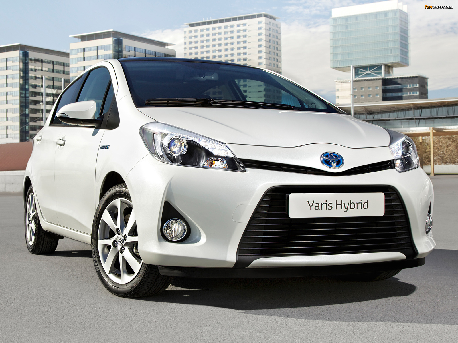Images of Toyota Yaris Hybrid 2012 (1600 x 1200)