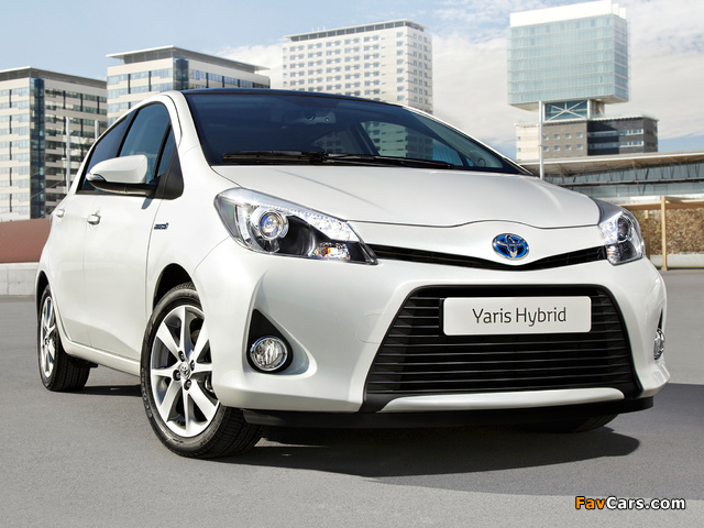 Images of Toyota Yaris Hybrid 2012 (640 x 480)