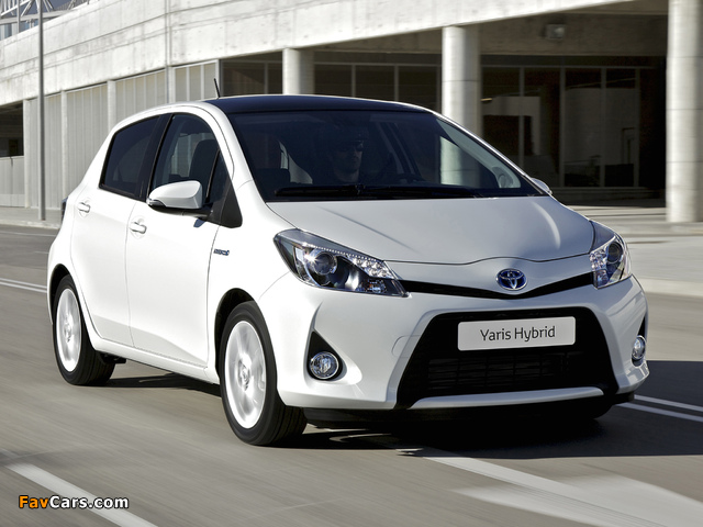 Images of Toyota Yaris Hybrid 2012 (640 x 480)
