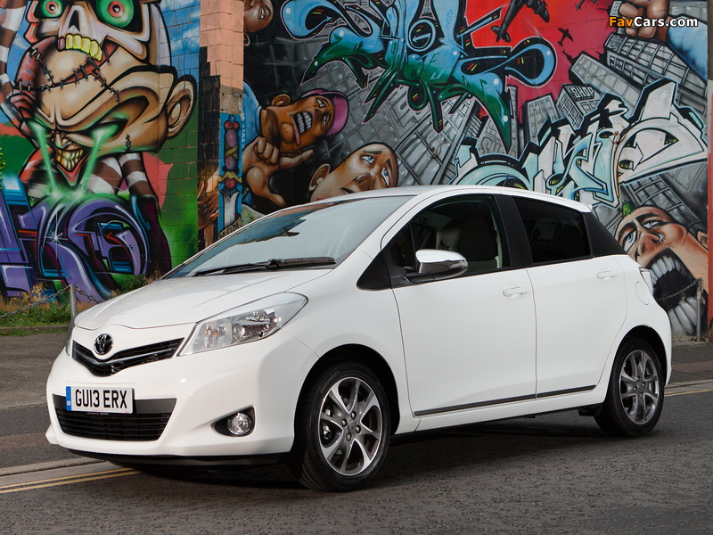 Images of Toyota Yaris Trend 5-door UK-spec 2013 (800 x 600)