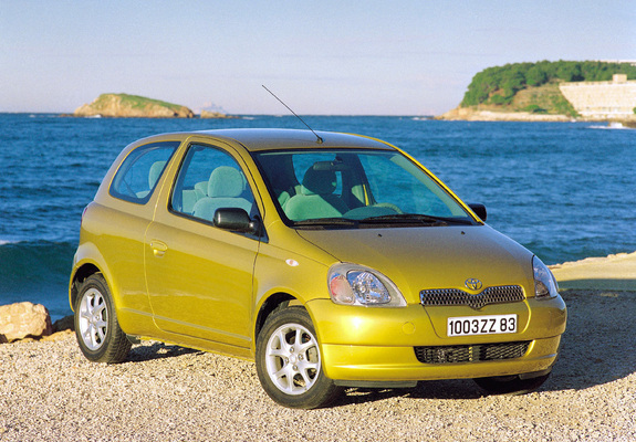 Photos of Toyota Yaris 3-door 1999–2003