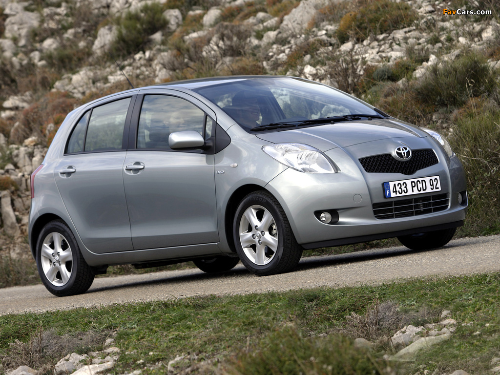 Photos of Toyota Yaris 5-door 2005–09 (1024 x 768)