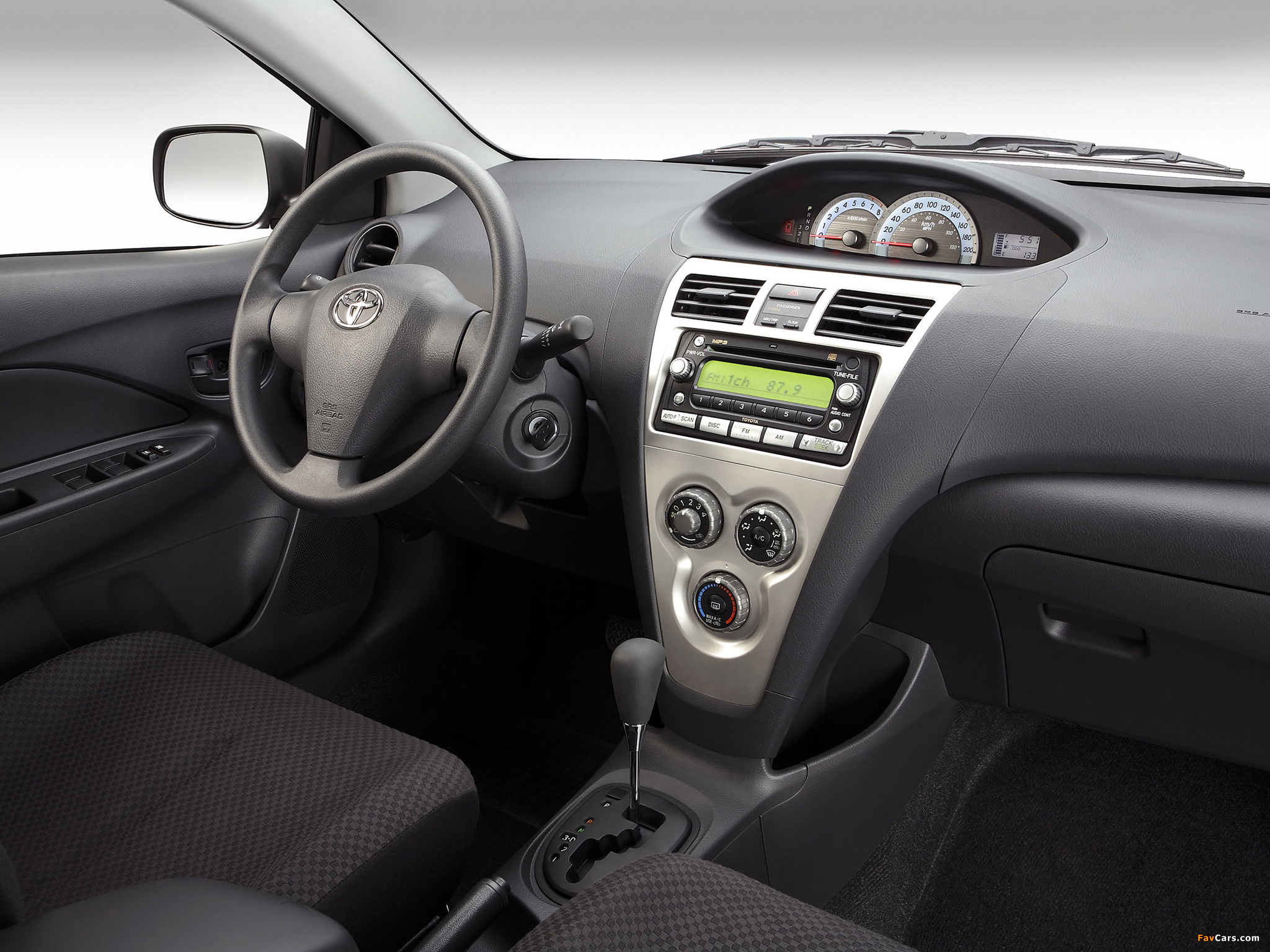 Photos of Toyota Yaris Sedan 2006 (2048 x 1536)