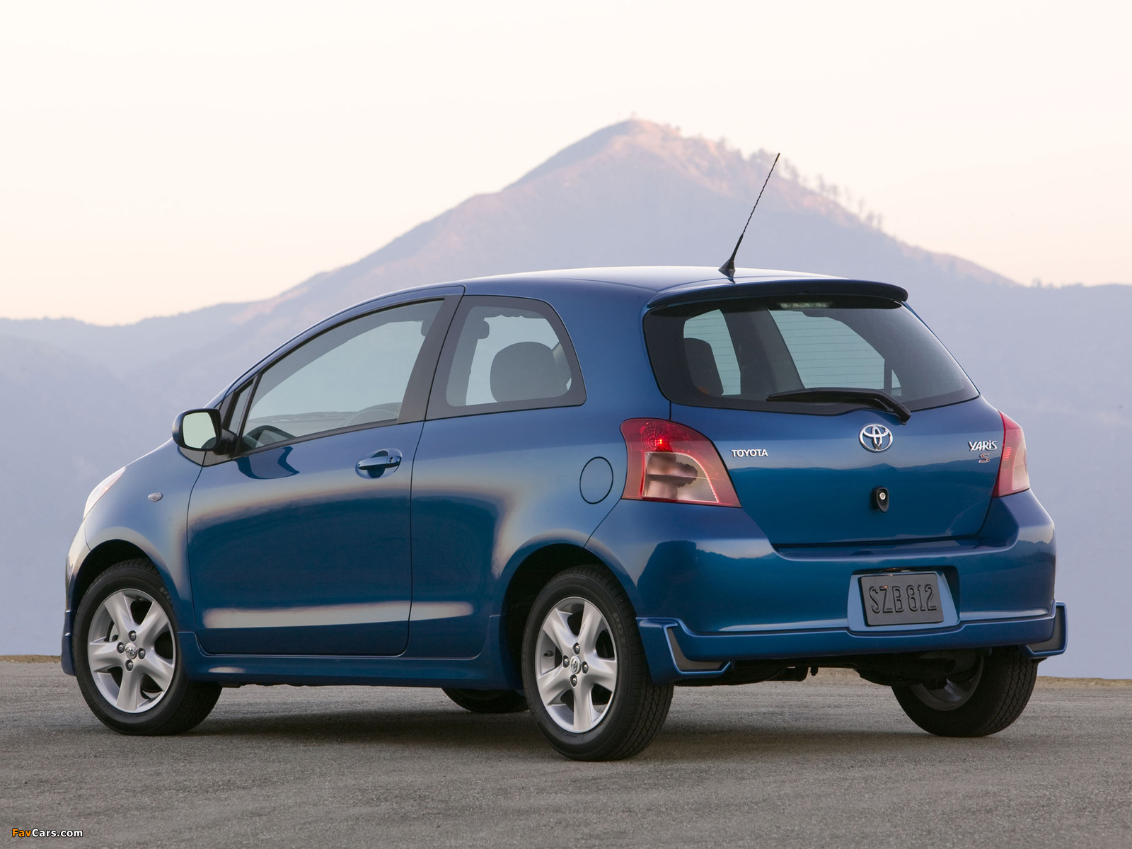 Photos of Toyota Yaris S 3-door 2006–09 (1600 x 1200)