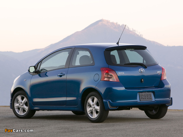 Photos of Toyota Yaris S 3-door 2006–09 (640 x 480)