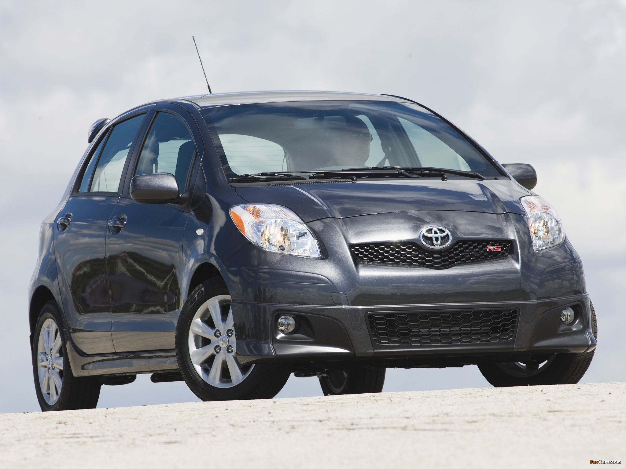 Photos of Toyota Yaris RS 5-door 2008–09 (2048 x 1536)