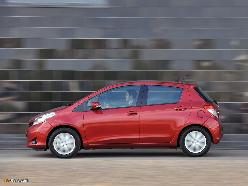 Photos of Toyota Yaris T Spirit 5-door UK-spec 2011 (1024 x 768)