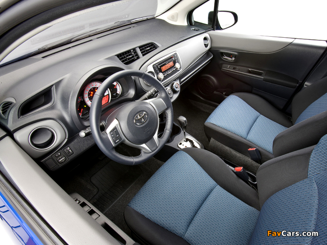 Photos of Toyota Yaris SE 5-door US-spec 2011 (640 x 480)