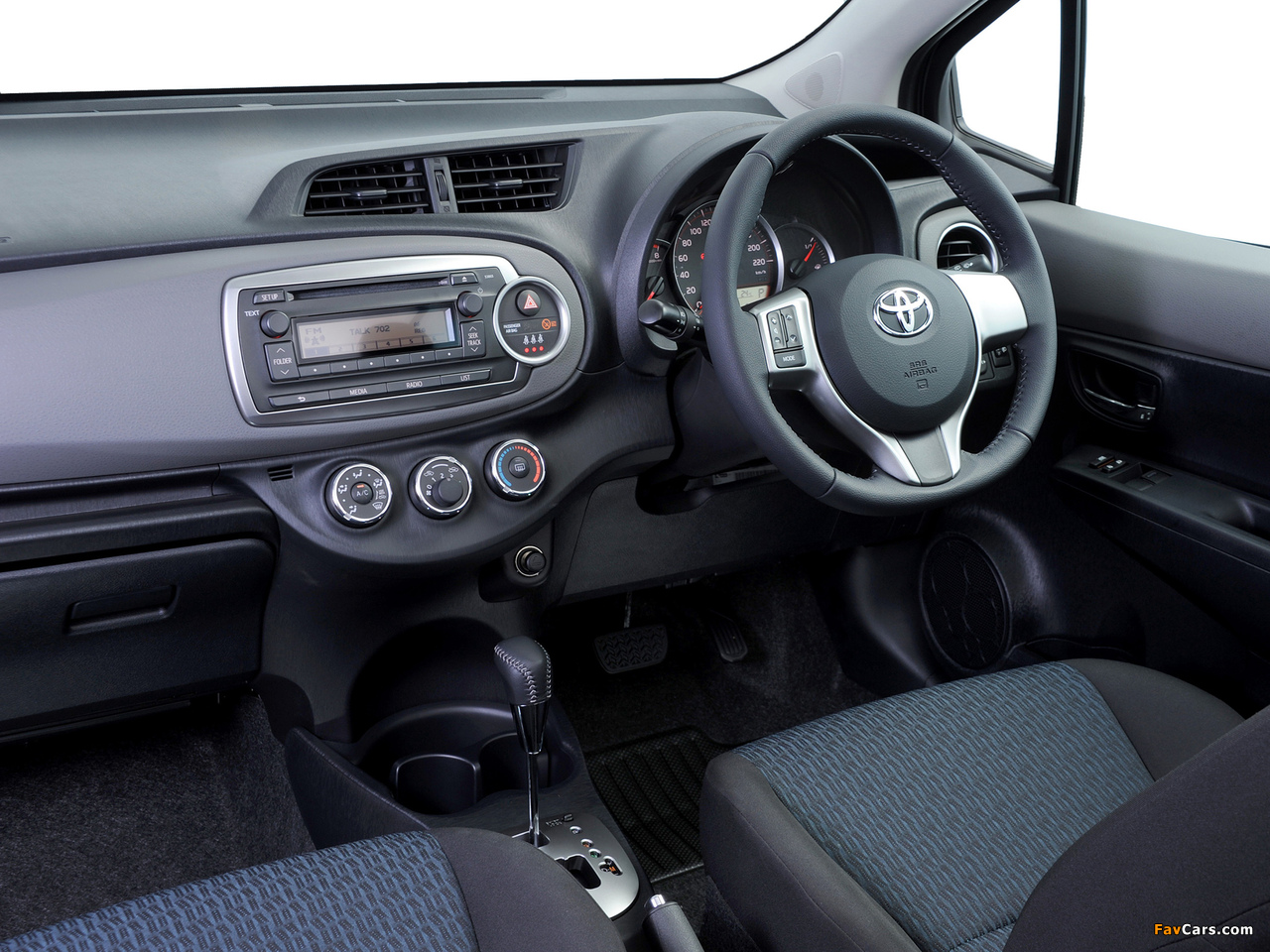 Photos of Toyota Yaris 5-door ZA-spec 2011 (1280 x 960)