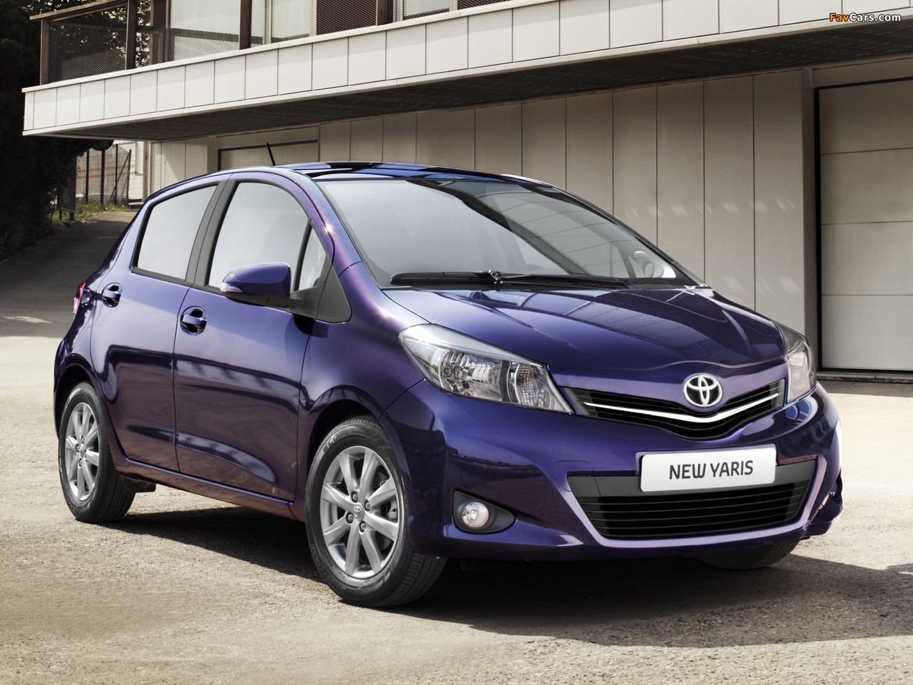 Photos of Toyota Yaris 5-door 2011 (1280 x 960)