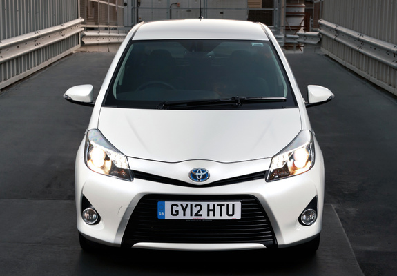 Photos of Toyota Yaris Hybrid UK-spec 2012