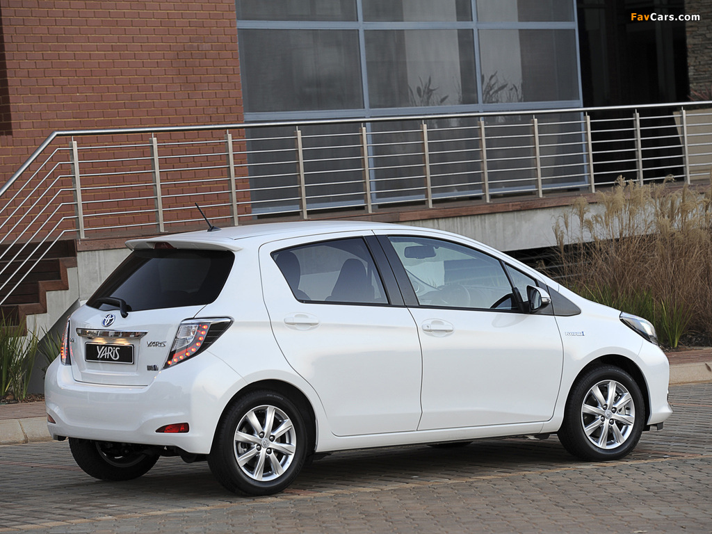 Photos of Toyota Yaris Hybrid ZA-spec 2012 (1024 x 768)