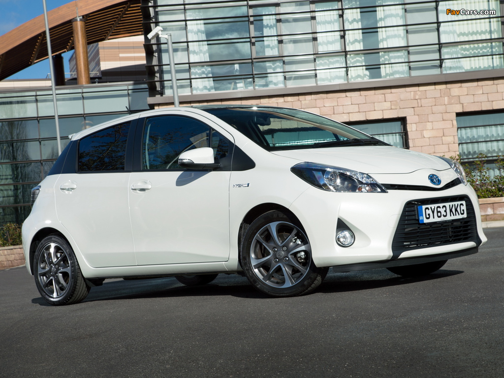 Photos of Toyota Yaris Hybrid Trend UK-spec 2013 (1024 x 768)